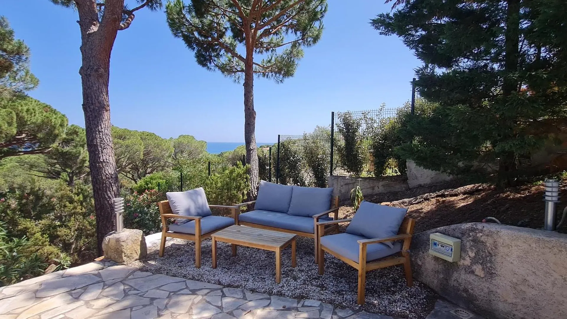Villa Familiale Avec Piscine Privee, Proche Plage, Parking Et Wifi A Sainte-Maxime - Fr-1-780-12