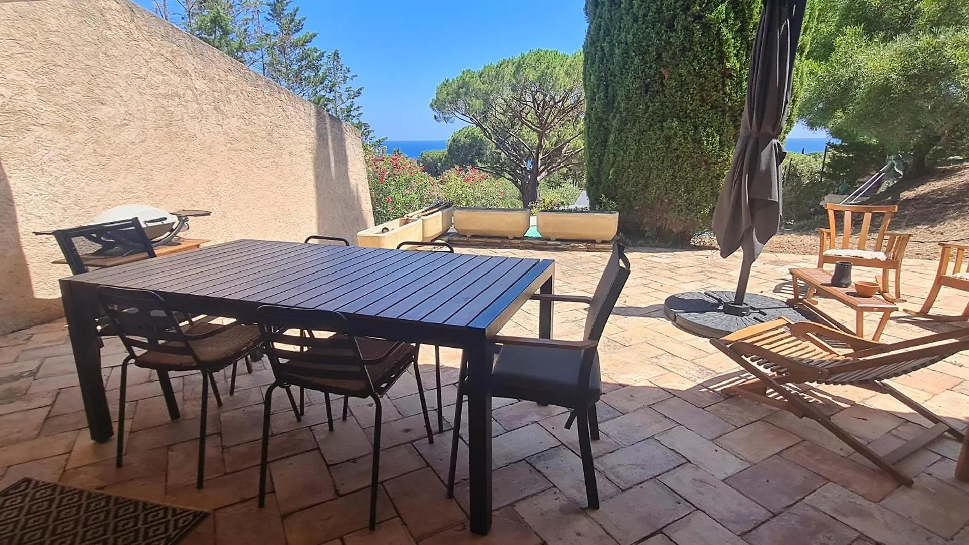Villa Familiale Avec Piscine Privee, Proche Plage, Parking Et Wifi A Sainte-Maxime - Fr-1-780-12