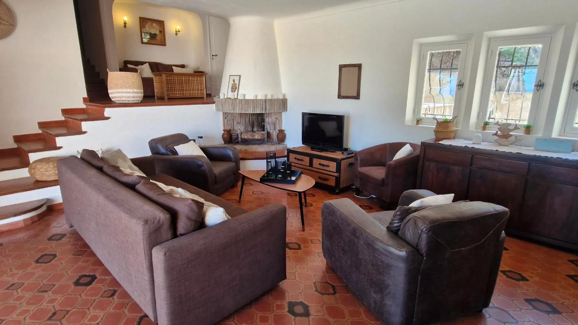 Villa Familiale Avec Piscine Privee, Proche Plage, Parking Et Wifi A Sainte-Maxime - Fr-1-780-12