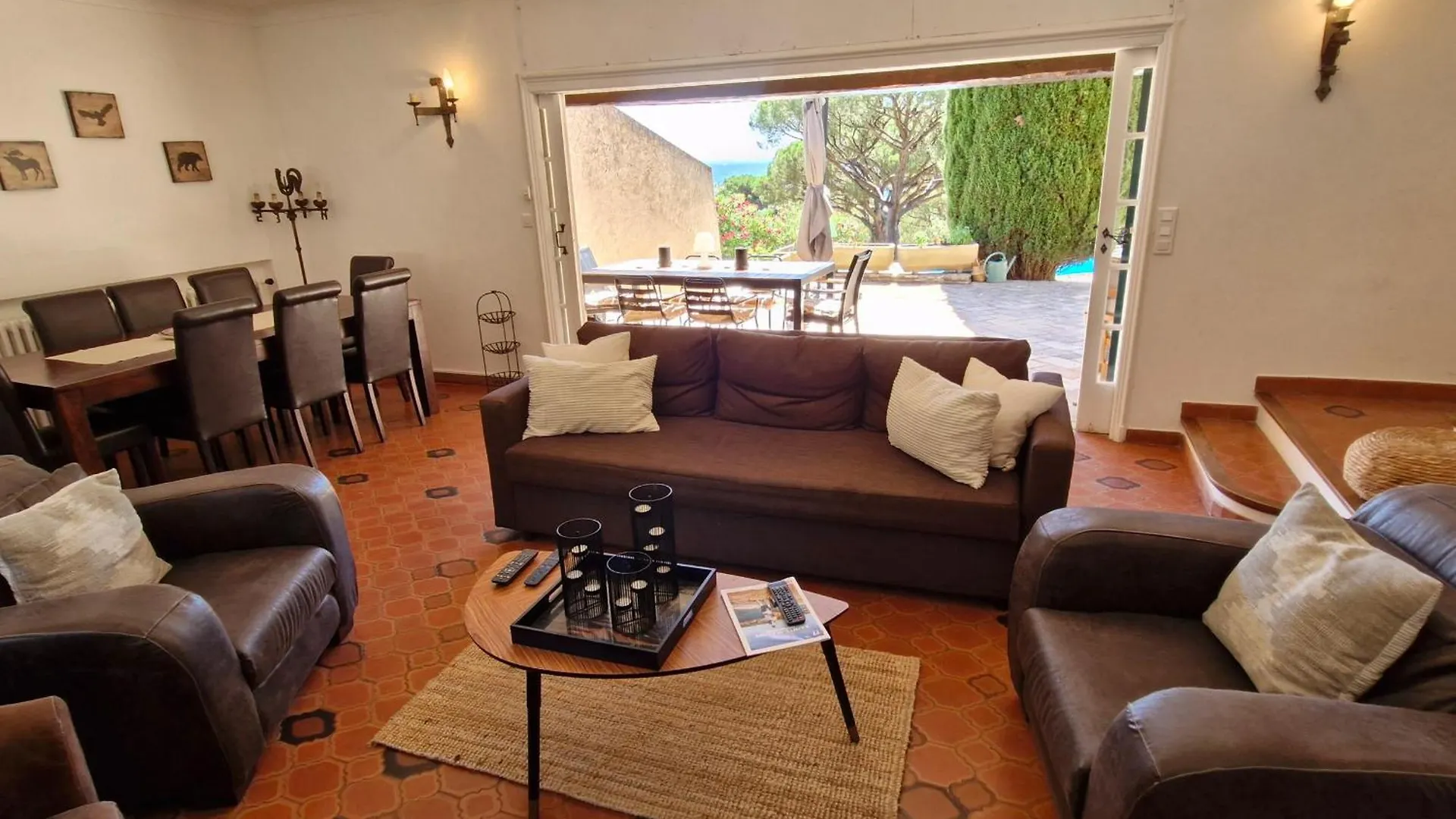 Villa Familiale Avec Piscine Privee, Proche Plage, Parking Et Wifi A Sainte-Maxime - Fr-1-780-12