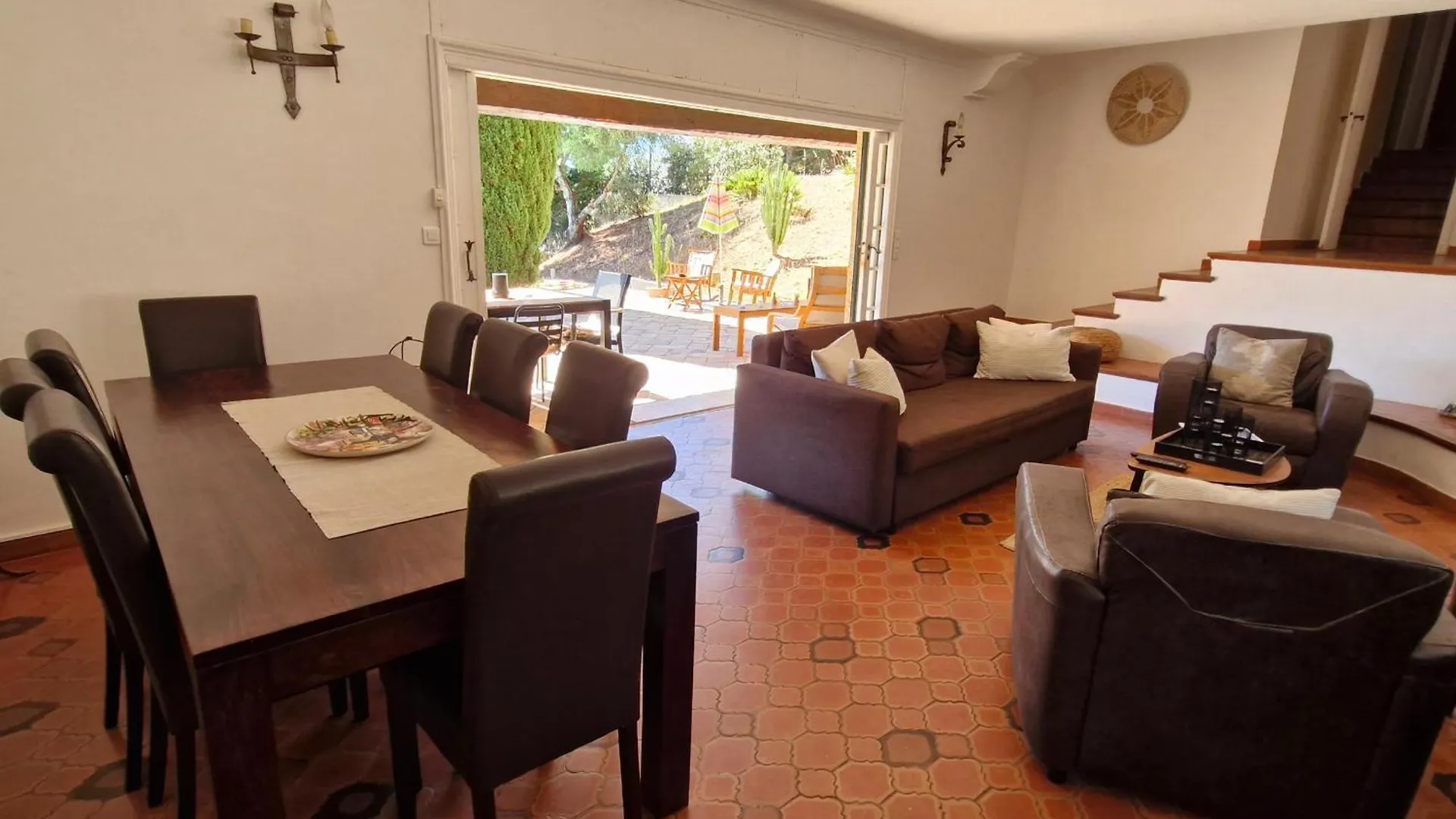 Villa Familiale Avec Piscine Privee, Proche Plage, Parking Et Wifi A Sainte-Maxime - Fr-1-780-12
