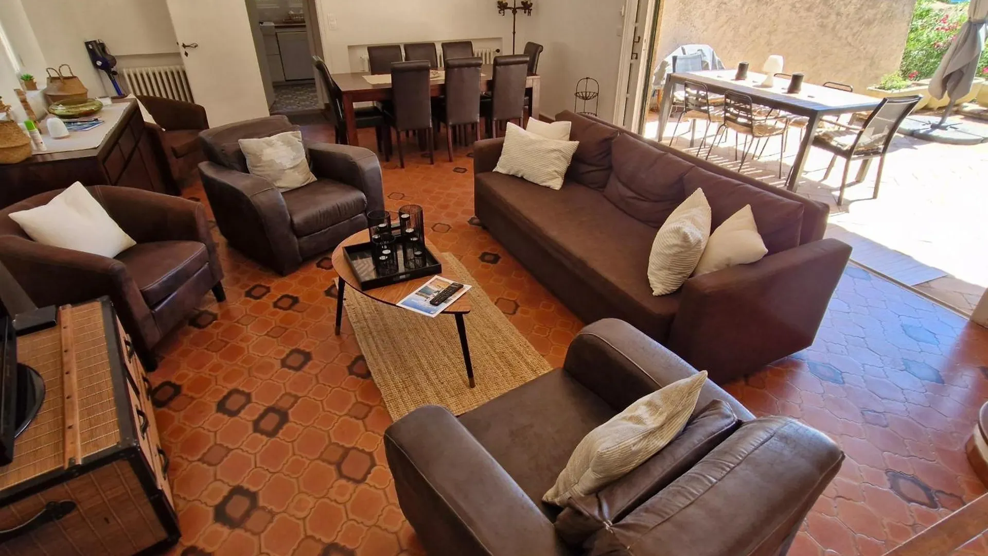 Villa Familiale Avec Piscine Privee, Proche Plage, Parking Et Wifi A Sainte-Maxime - Fr-1-780-12
