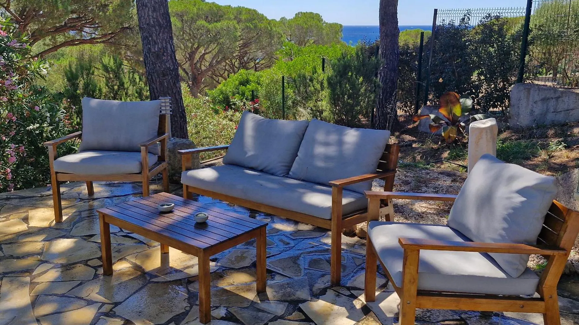 Villa Familiale Avec Piscine Privee, Proche Plage, Parking Et Wifi A Sainte-Maxime - Fr-1-780-12