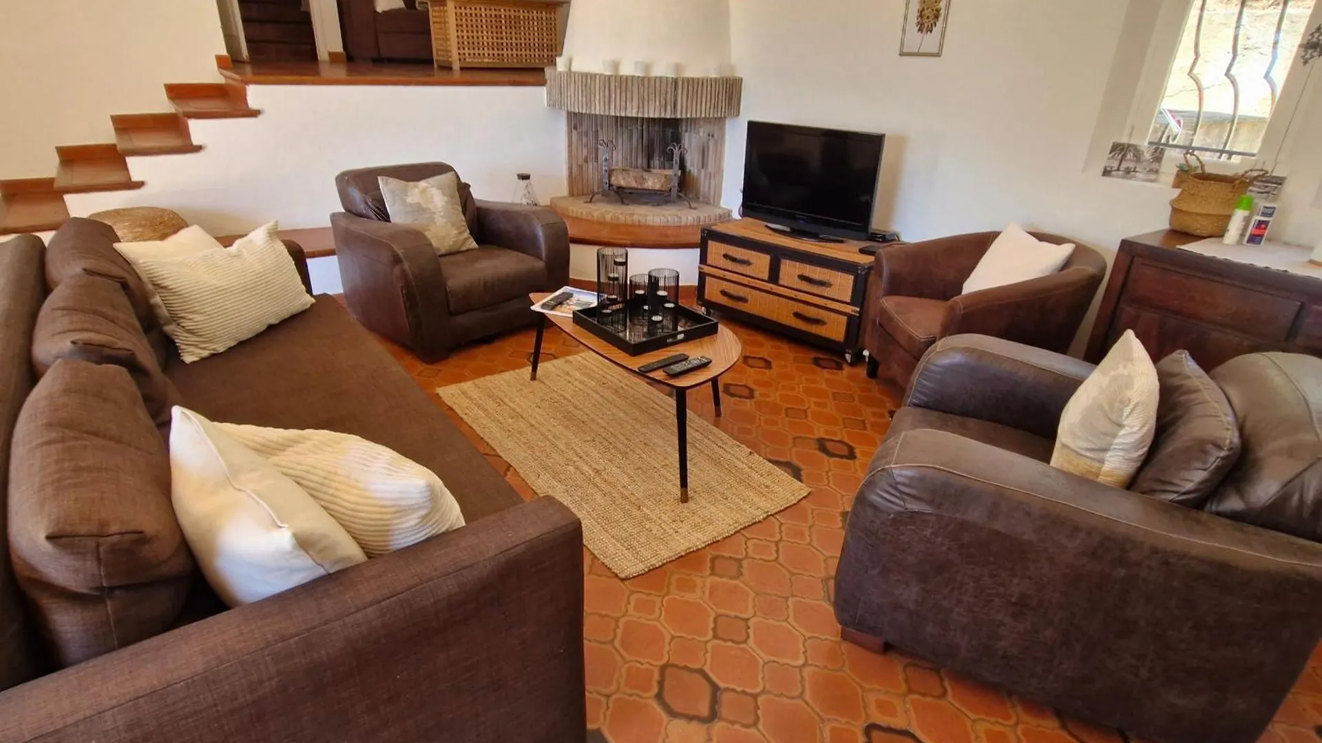 Villa Familiale Avec Piscine Privee, Proche Plage, Parking Et Wifi A Sainte-Maxime - Fr-1-780-12